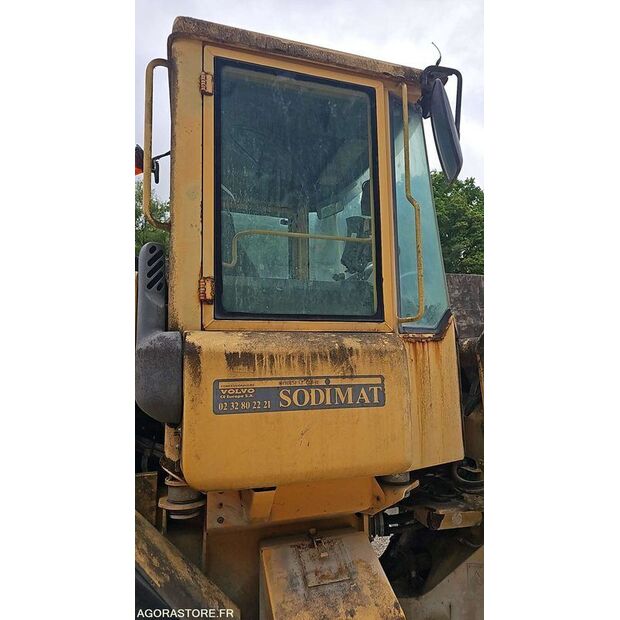 فولفو L50D-41307983