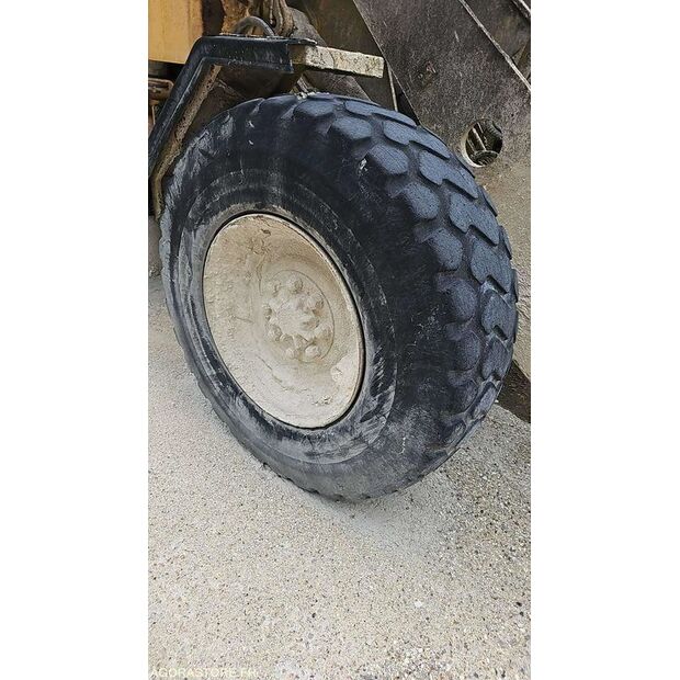 فولفو L50D-41307986