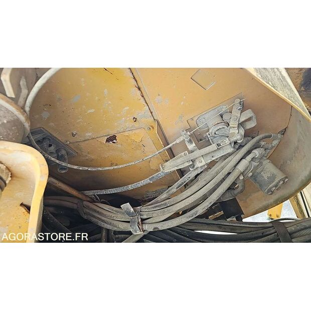 فولفو L50D-41308001