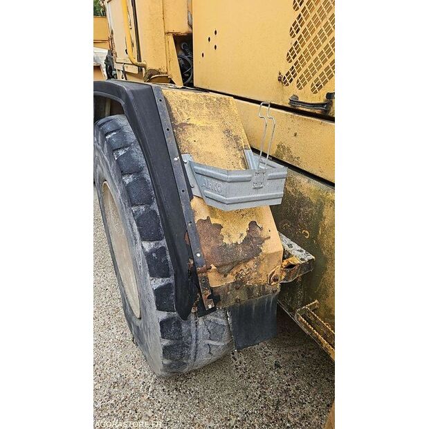 فولفو L50D-41308009