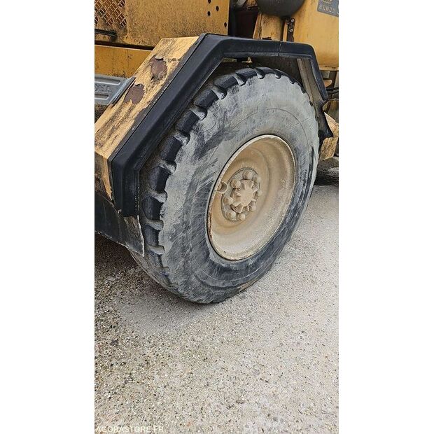 فولفو L50D-41308010