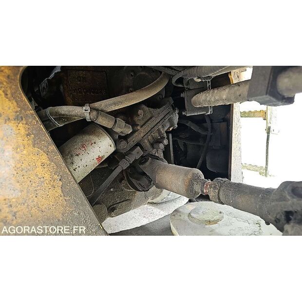 فولفو L50D-41308013