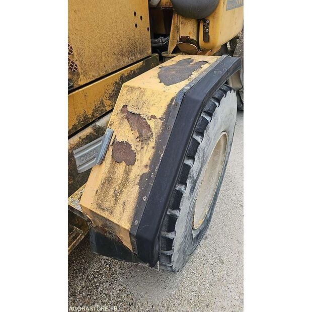 فولفو L50D-41308024