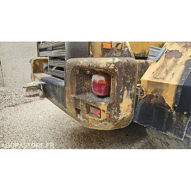 فولفو L50D-41308025