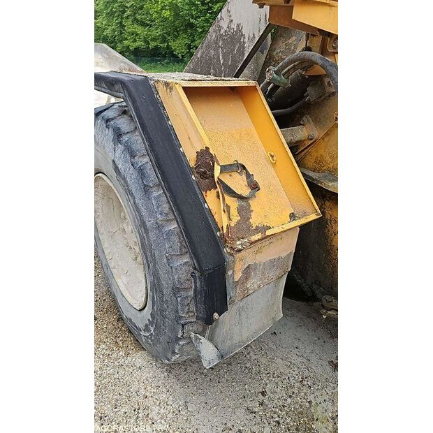 فولفو L50D-41308031