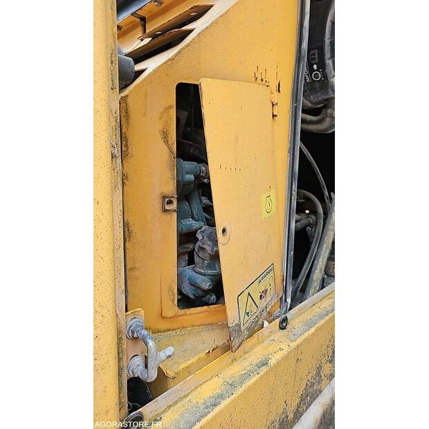 فولفو L50D-41308038