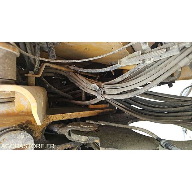 فولفو L50D-41308041