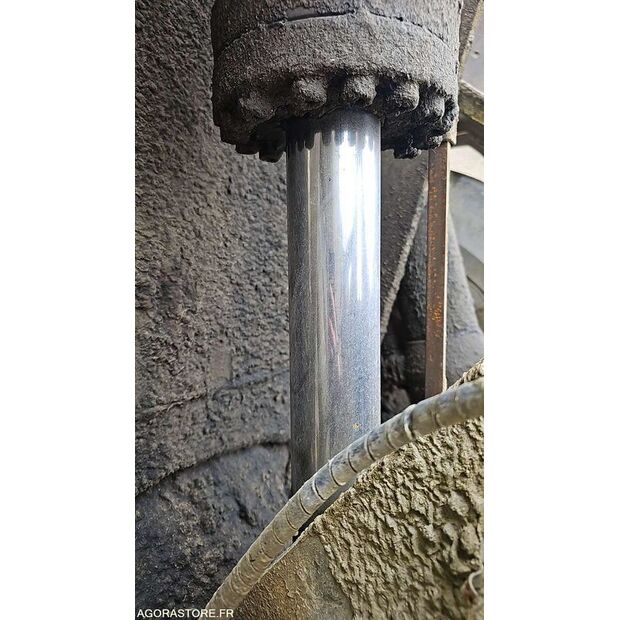 فولفو L50D-41308048