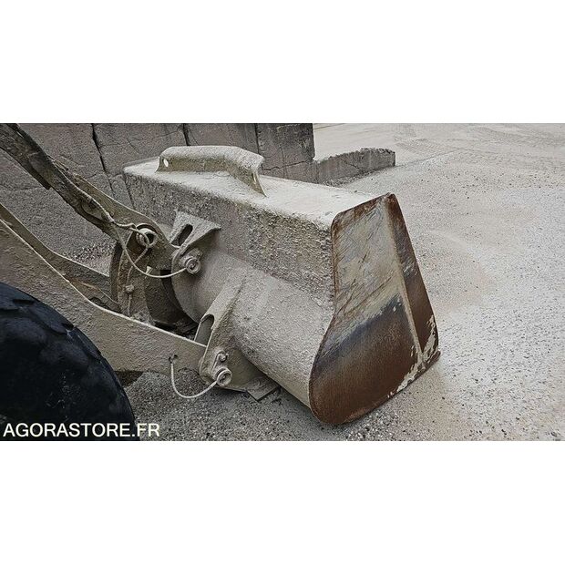 فولفو L50D-41308050