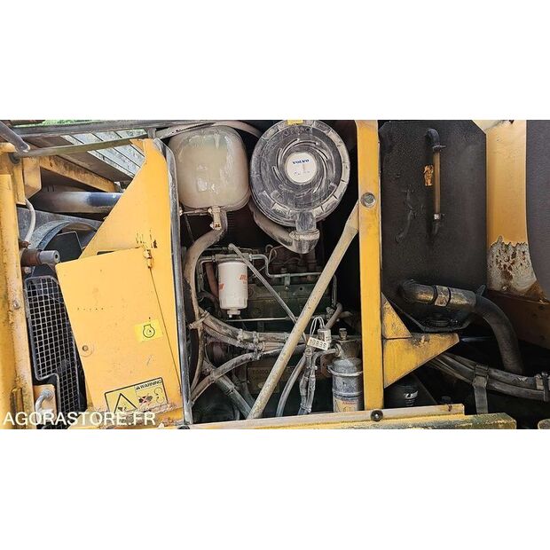 فولفو L50D-41308052