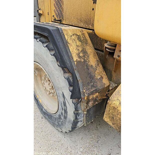 فولفو L50D-41308056