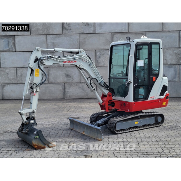 2022 تاكوتشي TB225-41310150