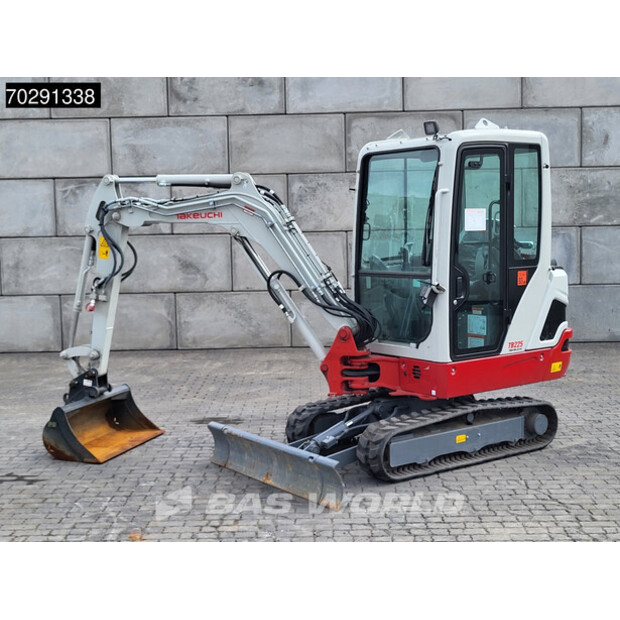 2022 تاكوتشي TB225-41310151