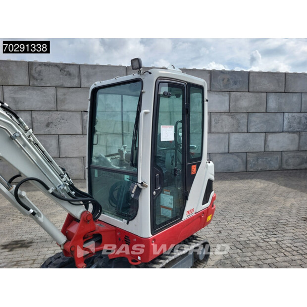 2022 تاكوتشي TB225-41310188