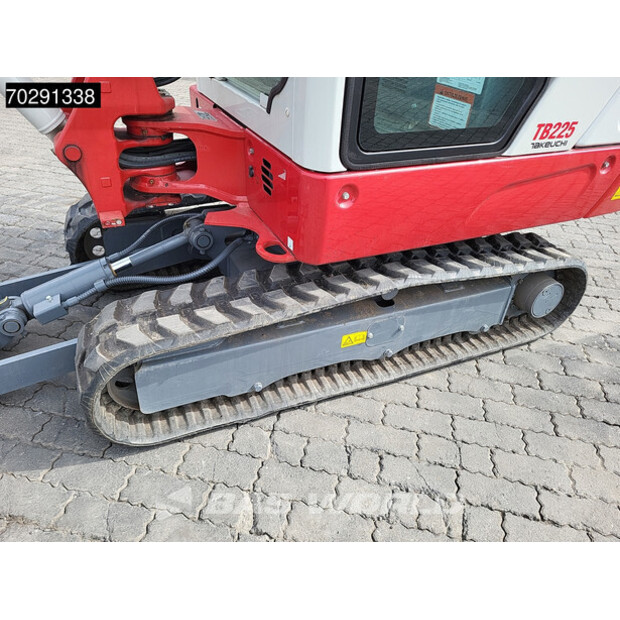 2022 تاكوتشي TB225-41310191