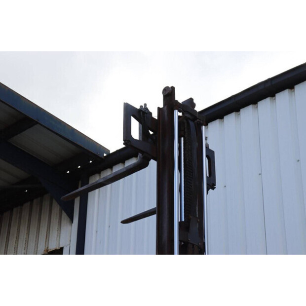 2012 Linde E25L-01-41323011