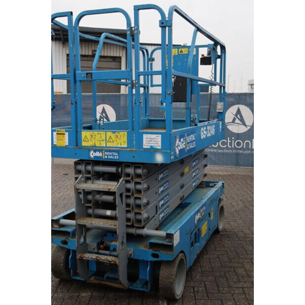 2015 Genie GS-3246-41323111