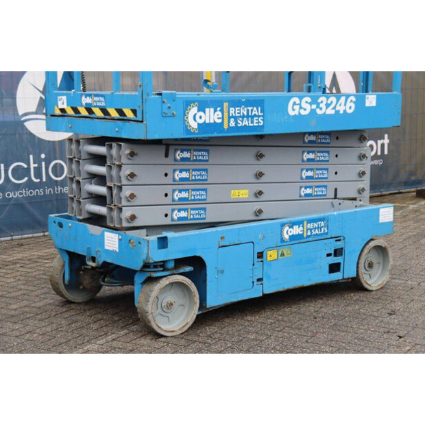 2015 Genie GS-3246-41323115