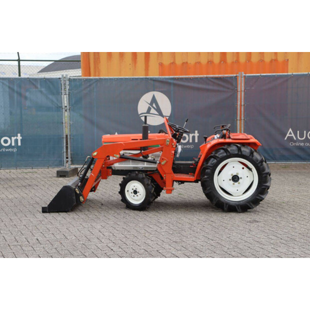 KUBOTA B1702DT-41324424
