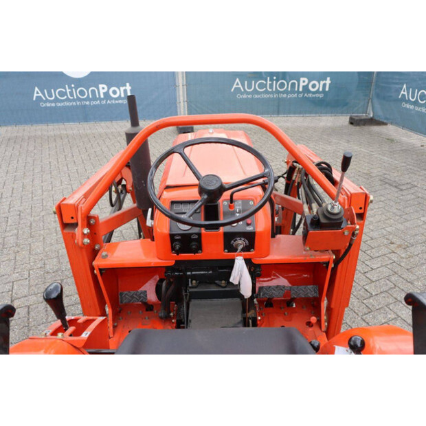KUBOTA B1702DT-41324445