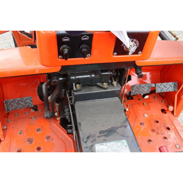 KUBOTA B1702DT-41324449