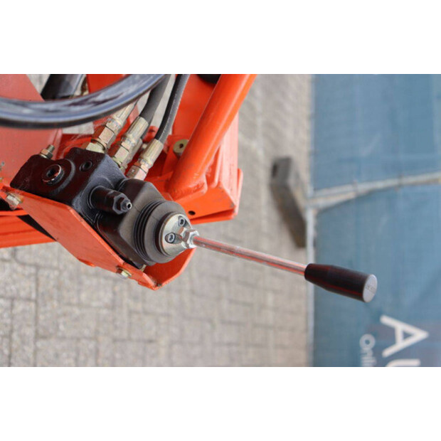 KUBOTA B1702DT-41324455