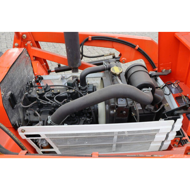 KUBOTA B1702DT-41324457