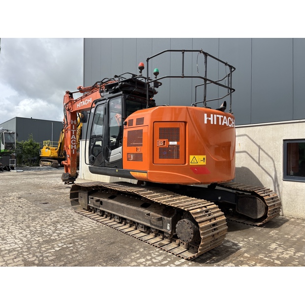 2019 هيتاشى ZX225USLC-6-41333061