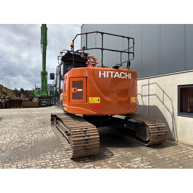2019 هيتاشى ZX225USLC-6-41333062