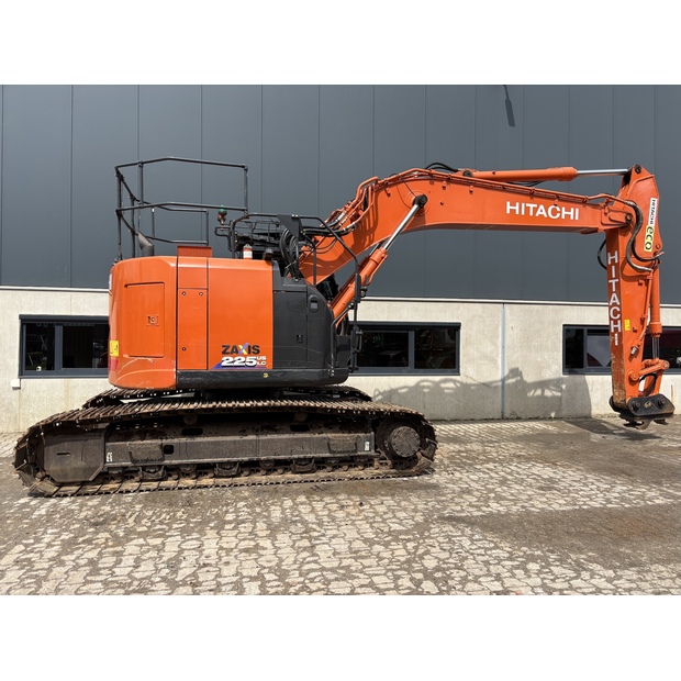 2019 هيتاشى ZX225USLC-6-41333064