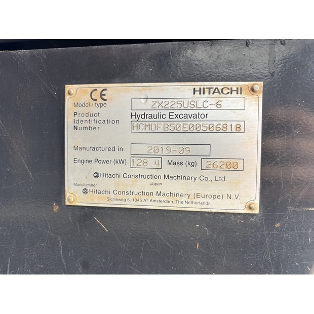 2019 هيتاشى ZX225USLC-6-41333077