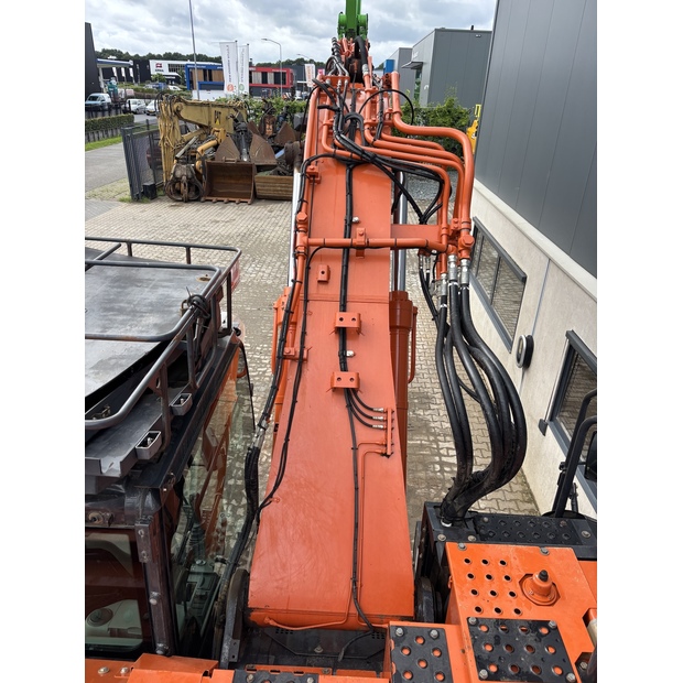 2019 هيتاشى ZX225USLC-6-41333086