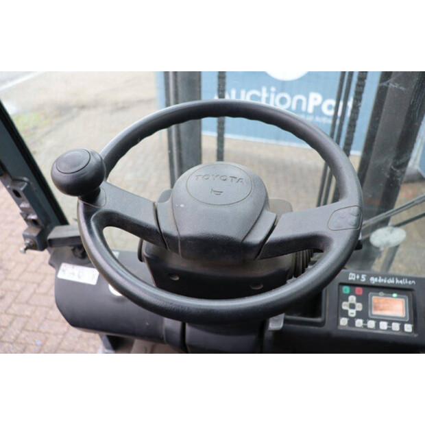 2016 Toyota 8FBMT25-41338257