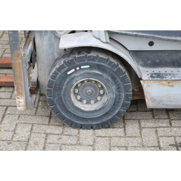 2019 Still RX70-25T-41338306
