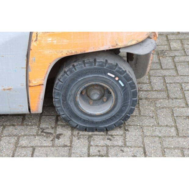 2019 Still RX70-25T-41338307