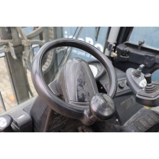 2019 Still RX70-25T-41338316