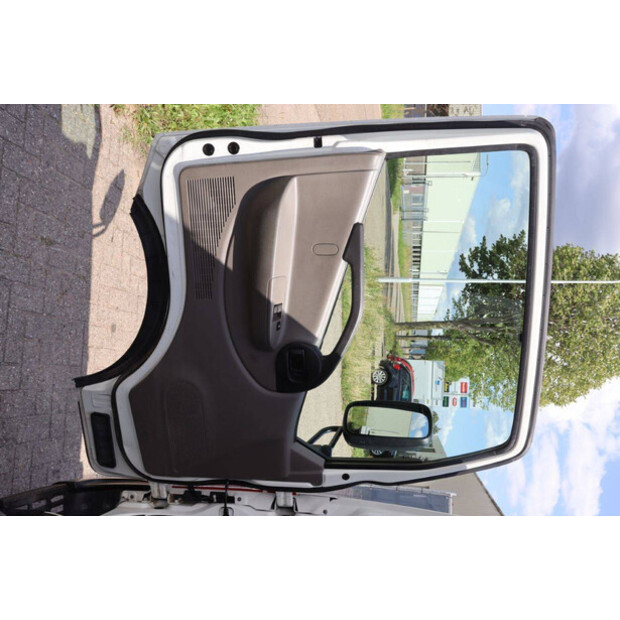 2015 NISSAN Cabstar 35.12-41339393