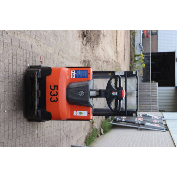 2016 BT Staxio 533-41339610