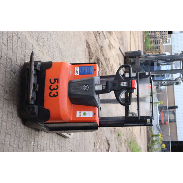 2016 BT Staxio 533-41339611