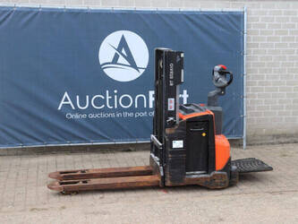 Image for Electric Pallet Truck 2017 BT SWE200D
