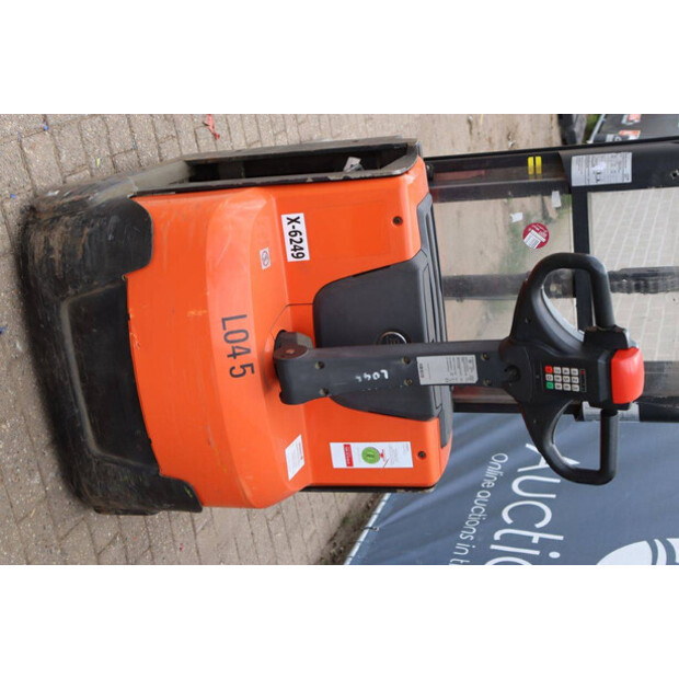 2010 بي تي SWE200D-41339738