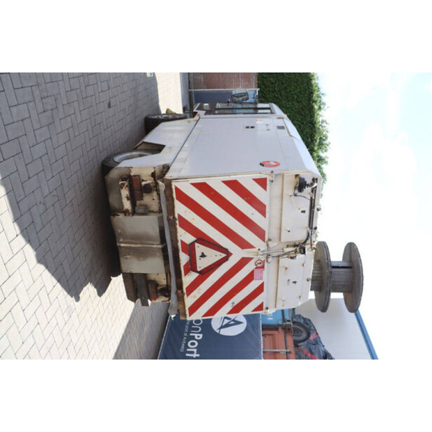 1998 HMF 446-41340868