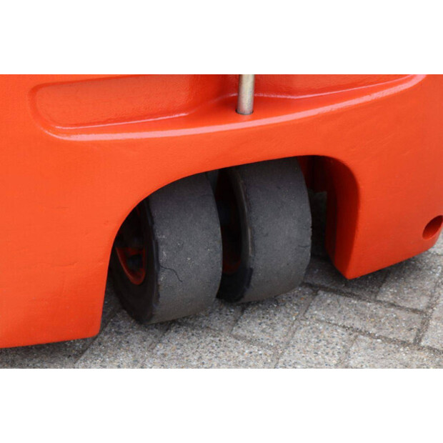 2017 Linde E16C-02-41341106