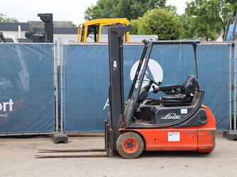 Image de CHARIOTS ÉLÉVATEURS 2004 Linde E16C