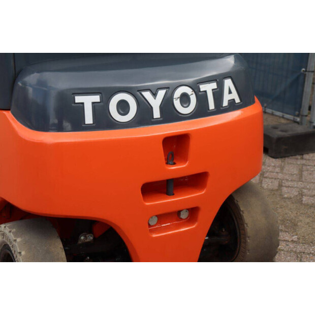2016 Toyota 8FBM16T-41342045