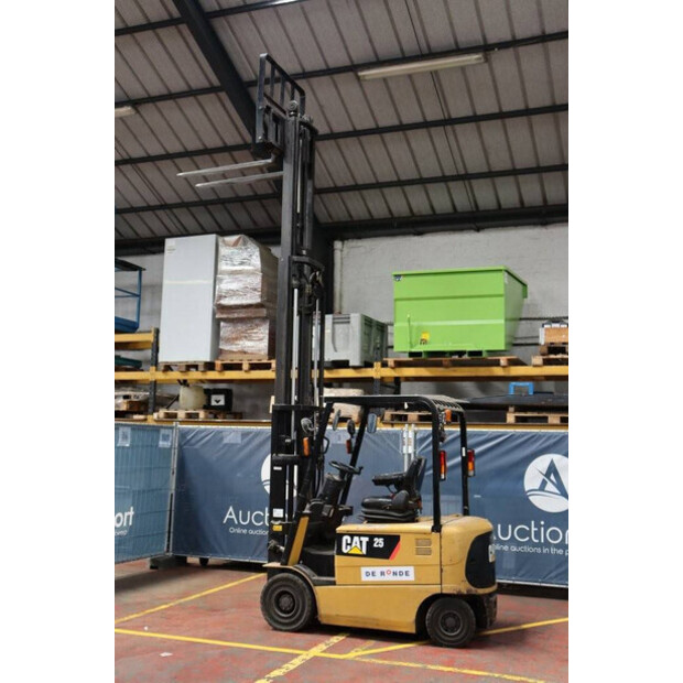 2010 Caterpillar EP25K-PAC-41343275