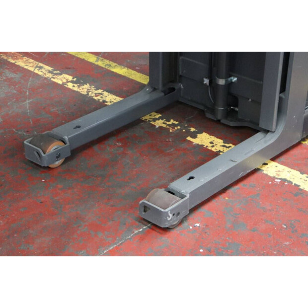 2020 MITSUBISHI Velia-41343434