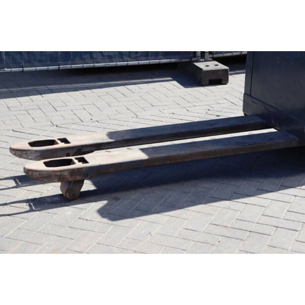 2018 ليندي T25SP-02-41343840