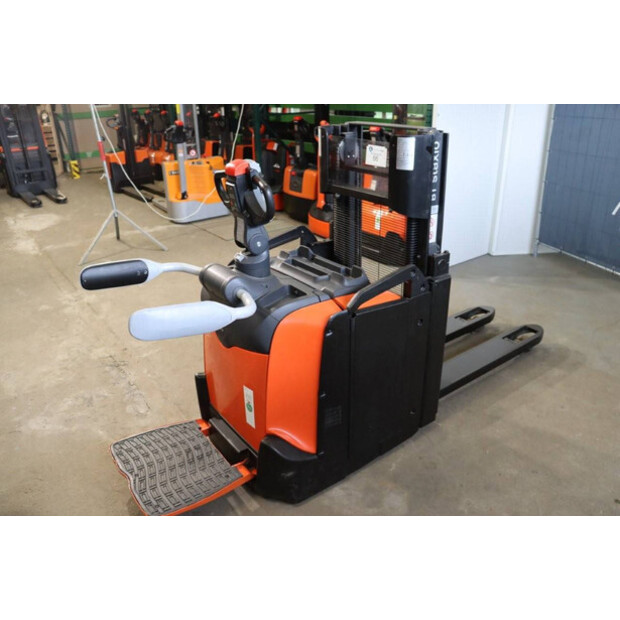 2021 Toyota SPE200D-41344005