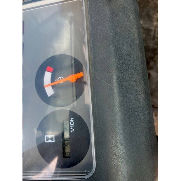 نيسان 25-41344093